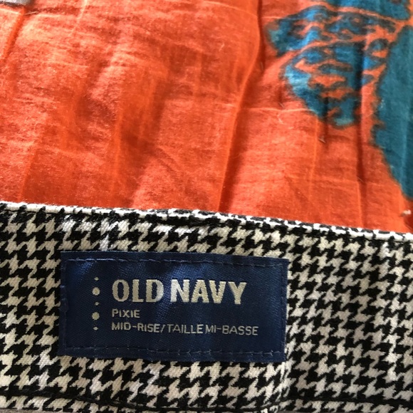Old Navy Pixie Pants - Picture 2 of 5